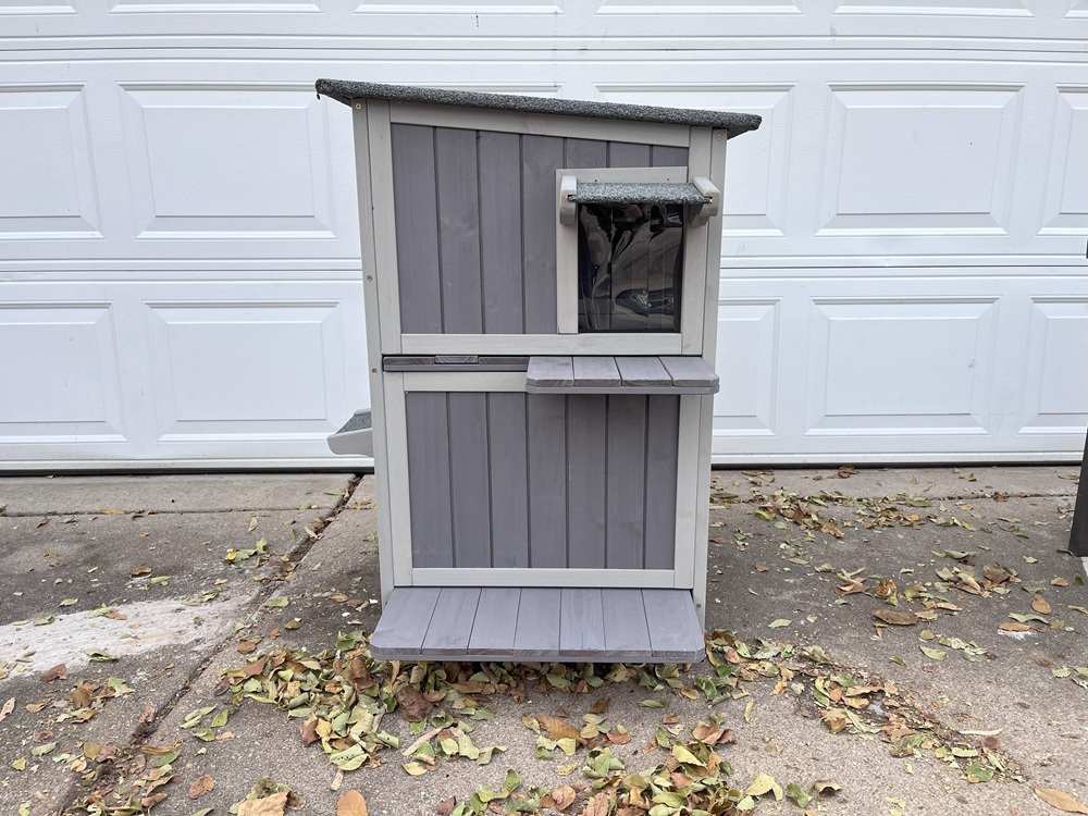 Aivituvin Two-Tier Cat House