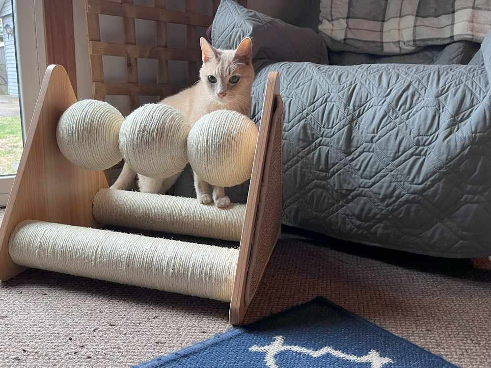 Frisco Triple Sisal Ball Scratching Post