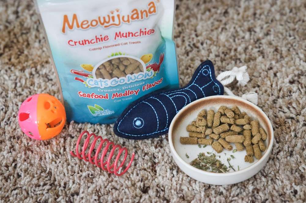 Meowijuana Crunchie Munchie Salmon Cat Treats