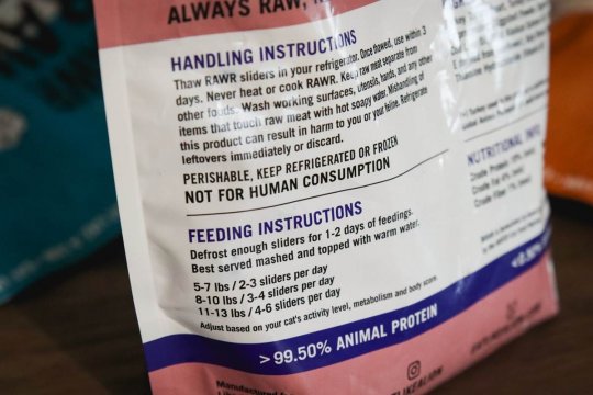How to Read Cat Food Labels