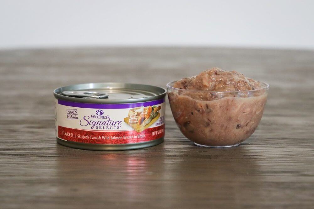 Wellness Signature Selects Flaked Skipjack Tuna & Wild Salmon.