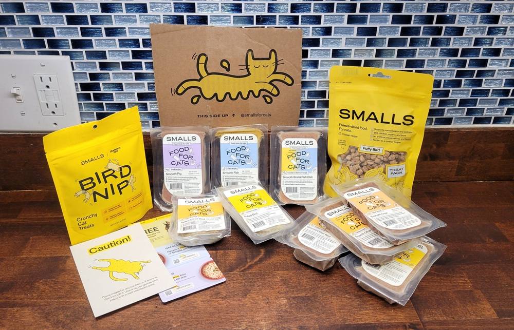 What Kinds of Cat Food Does Smalls Offer